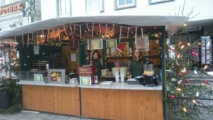Weihnachtsmarkt-Stand der Oichgoischd'r und -wächd'r @ Fußgängerzone Ellwangen