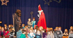 Dorfweihnacht der Neunheimer Vereine mit Kindergarten und Grundschule @ Eichenfeldhalle Neunheim